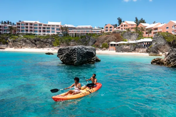 A couple kayaking in Bermuda