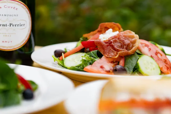 The Botanist Cafe & Garden Lounge – Botanist_Plates_Salad