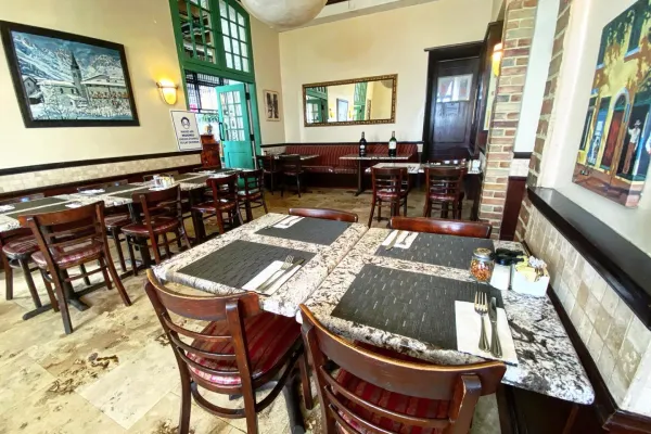 Café Amici Ristorante – Cafe Amici - Interior