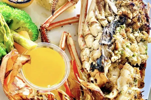 White Horse Pub & Restaurant – Bermudian Lobsters