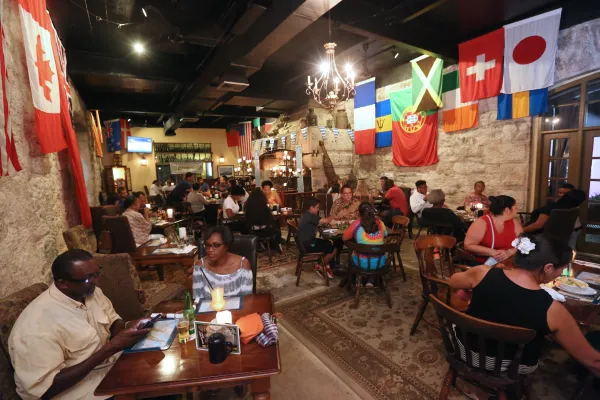 Frog & Onion Pub – Frog & Onion Interior View