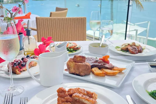 Aurora – Aurora - Breakfast