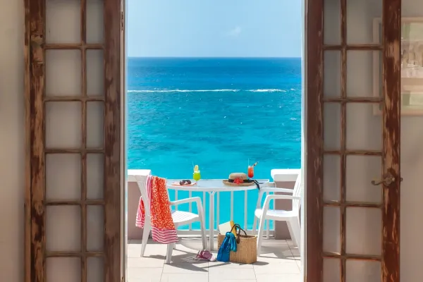 Coral Beach & Tennis Club – CBC1