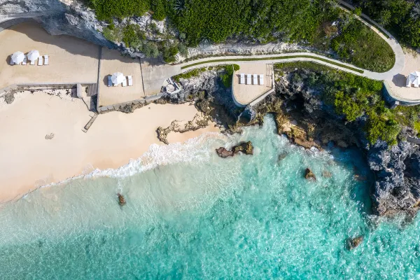 AZURA – Private Beach