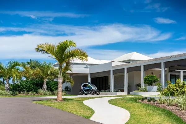 The Loren Hotel – Onsite Current Vehicles Office