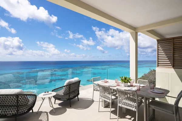 AZURA – Oceanfront Balcony