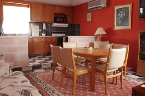 Dawkins Manor – DWK6