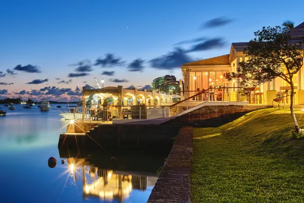 Harbourfront Restaurant – Harbourfront At Night