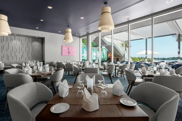 Grotto Bay Beach Resort & Spa – Hibiscus Dining Room
