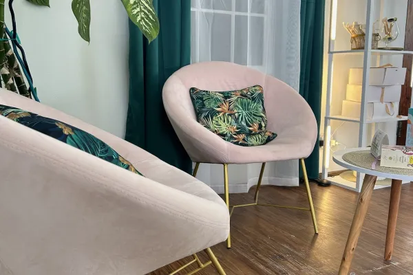 Lacquered Lounge – Reception Area