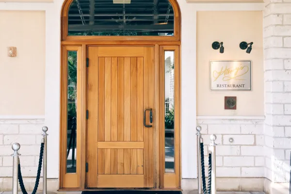 Harry's Restaurant – Entrance