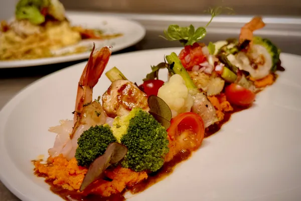 Lost In The Triangle – The Dream Boat