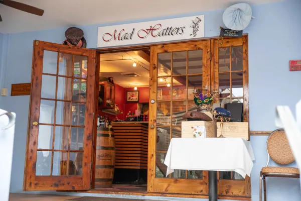 Mad Hatters Restaurant – Mad Hatters - Exterior