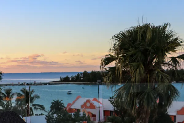 Grotto Bay Beach Resort & Spa – Panorama Lounge