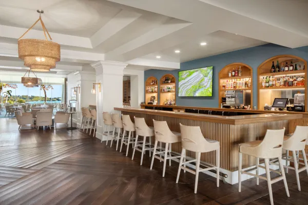 Grotto Bay Beach Resort & Spa – Rum House Bar