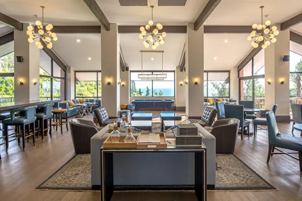 Boundary Sports Bar and Grille – Boundary Sports Bar With Golf Course & Ocean Views