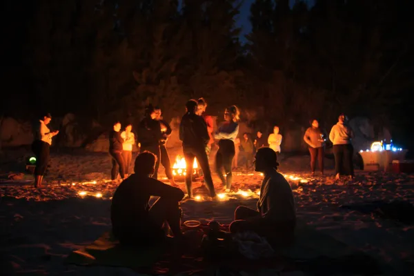 Veryrareyoga – Bonfire Yoga