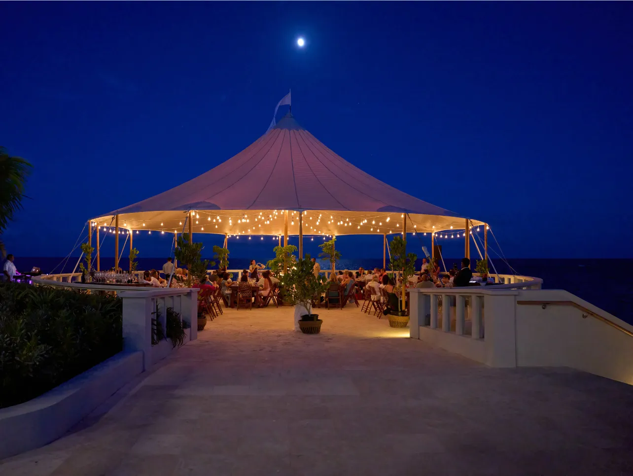 Full Moon BBQ At The Loren