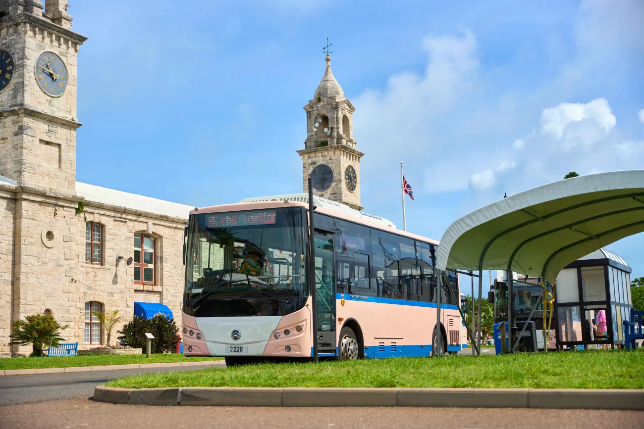A wide view of a Bermuda bus in Dockyard.