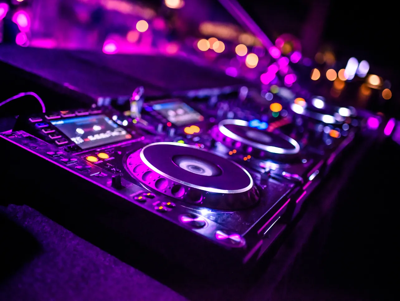 DJ Beats And Vibes At Hamilton Princess